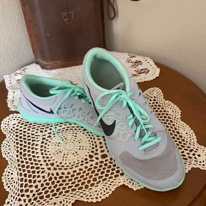 Nike Flex Running Shoes 👟